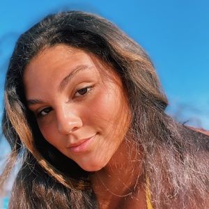 Meet your Posher, Caitlin